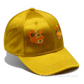 Cappellino da baseball satinato giallo con logo da ricamo